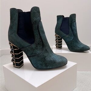 TORY BURCH // Super Cute Embellished Booties. Size 6.